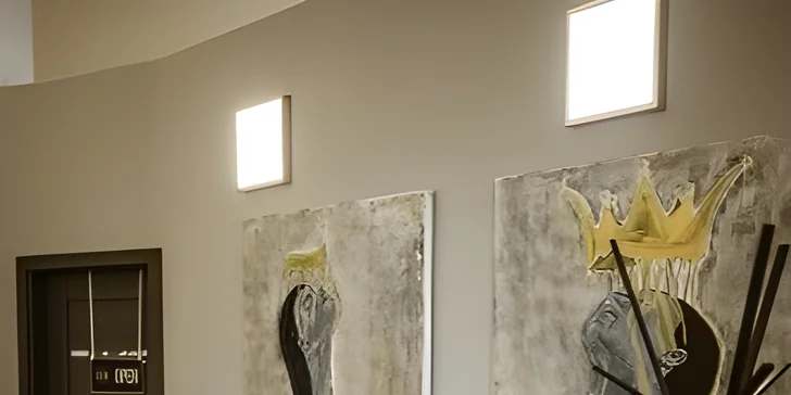 Úprava obočí a barvení řas, večerní líčení i Therapy nebo Luxury ošetření pleti, vč. použití galvanické žehličky