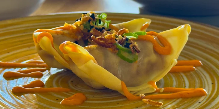Shio ramen, naložená hlíva, gyoza a zelenina tsukemono pro 1 či 2 osoby
