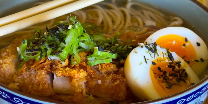 Shio ramen, naložená hlíva, gyoza a zelenina tsukemono pro 1 či 2 osoby