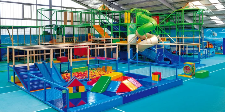 Rodinná dovolená ve 4* hotelu na Rujáně: polopenze i neomezený vstup do aquaparku, 8 km od moře
