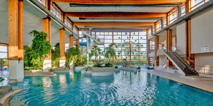 Rodinná dovolená ve 4* hotelu na Rujáně: polopenze i neomezený vstup do aquaparku, 8 km od moře