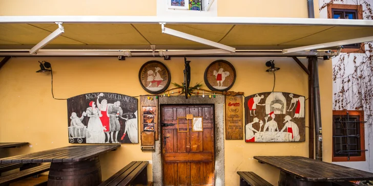 Pohádkový pobyt v Českém Krumlově: malebný penzion na náměstí, snídaně i 10% sleva do restaurace