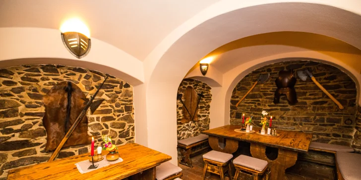 Pohádkový pobyt v Českém Krumlově: malebný penzion na náměstí, snídaně i 10% sleva do restaurace