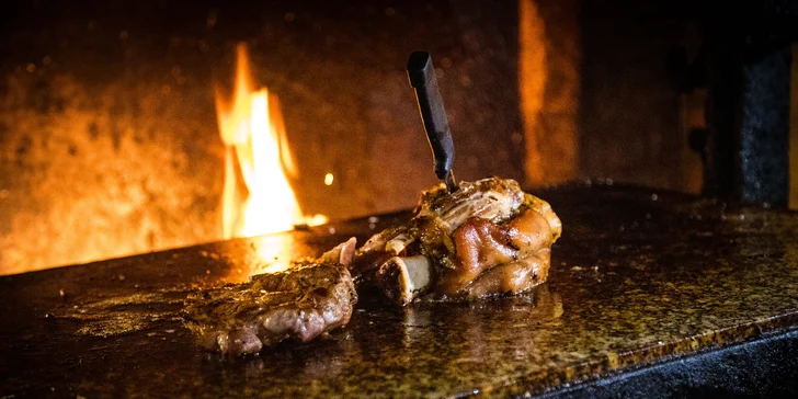 Pohádkový pobyt v Českém Krumlově: malebný penzion na náměstí, snídaně i 10% sleva do restaurace