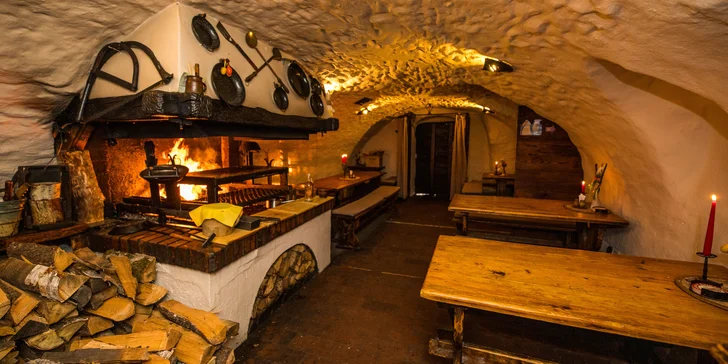 Pohádkový pobyt v Českém Krumlově: malebný penzion na náměstí, snídaně i 10% sleva do restaurace