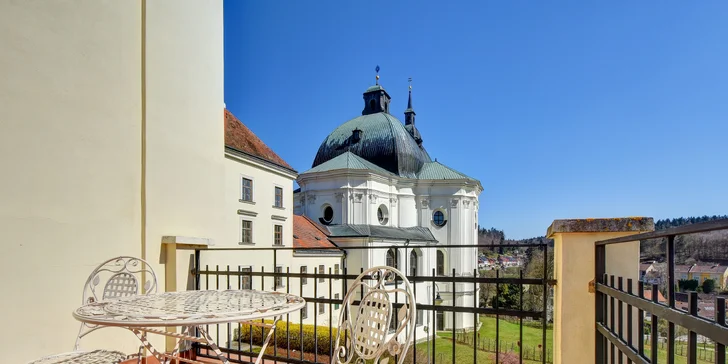 Pobyt na Zámku Křtiny v Moravském krasu: snídaně nebo polopenze i romantická večeře