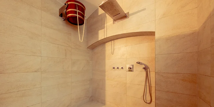 Privátní wellness pro 2 osoby: finská sauna, vířivka, prosecco i občerstvení
