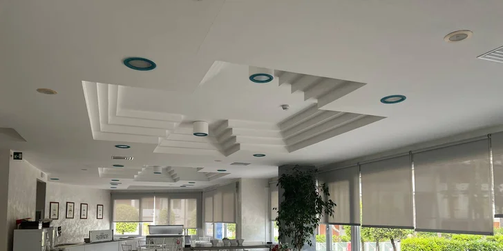 Rodinný pobyt v italském Bibione: 4* hotel vč. snídaní, hotelového bazénu a půjčení kol, 500 m od pláže