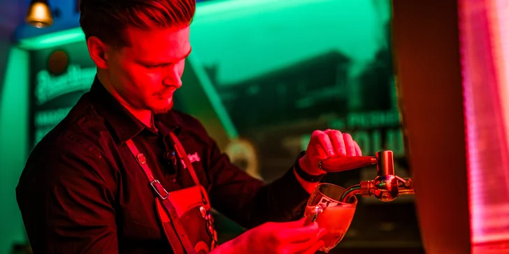 Staňte se mistrem výčepu: škola čepování v Pilsner Urquell Experience v Praze