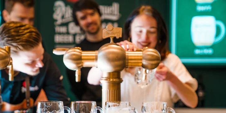 Staňte se mistrem výčepu: škola čepování v Pilsner Urquell Experience v Praze