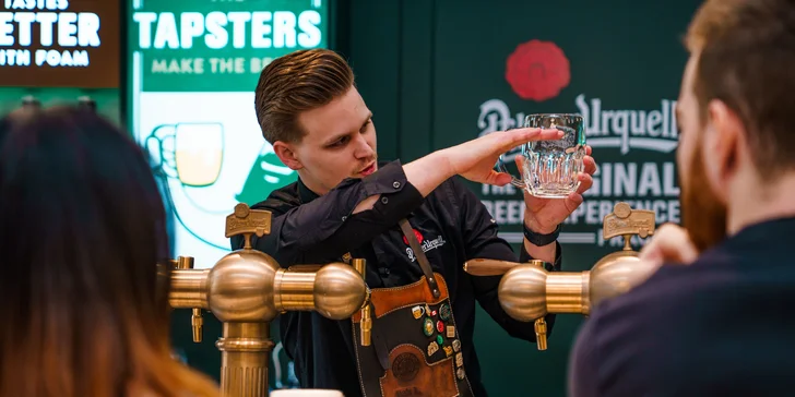 Staňte se mistrem výčepu: škola čepování v Pilsner Urquell Experience v Praze