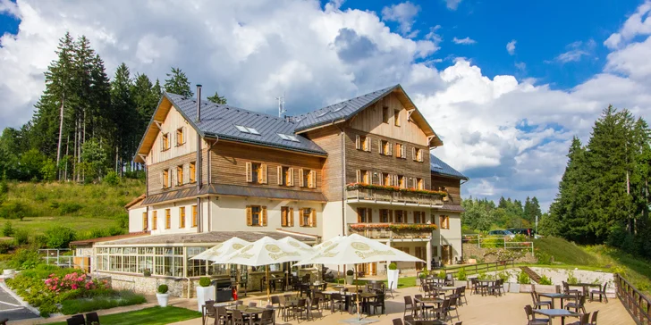 Stylový golfový hotel v Mariánských Lázních se snídaní a saunou
