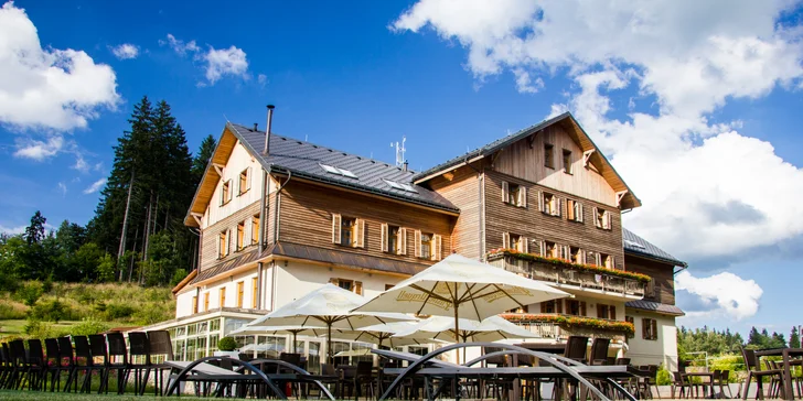 Stylový golfový hotel v Mariánských Lázních se snídaní a saunou