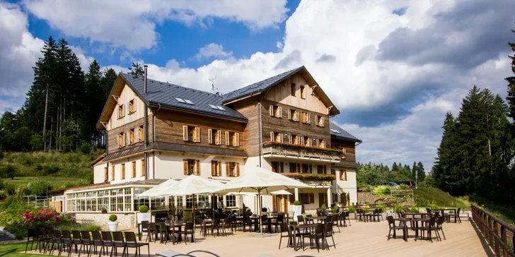 Stylový golfový hotel v Mariánských Lázních se snídaní a saunou