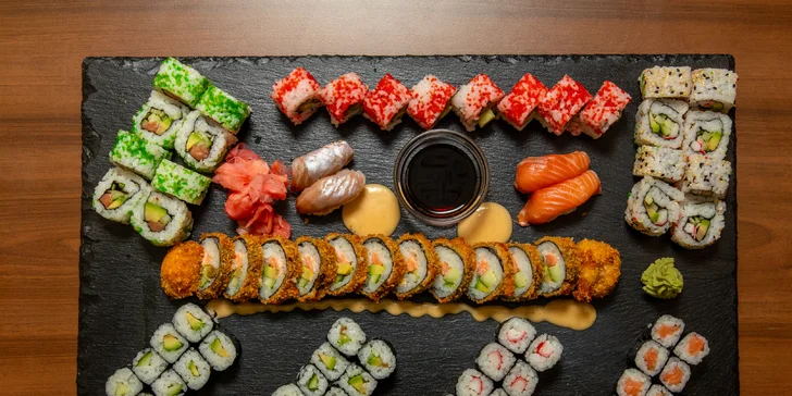 Pestré sety 28–72 ks sushi ve Frýdku-Místku: s okurkou, avokádem i tuňákem či krabem