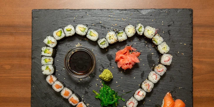 Pestré sety 28–72 ks sushi ve Frýdku-Místku: s okurkou, avokádem i tuňákem či krabem