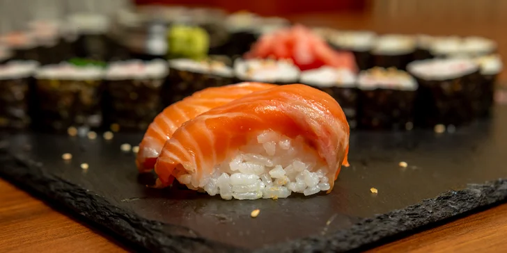 Pestré sety 28–72 ks sushi ve Frýdku-Místku: s okurkou, avokádem i tuňákem či krabem