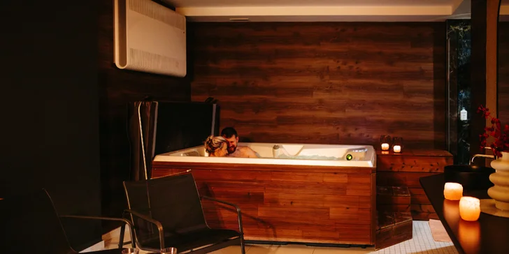 120 minut v privátním wellness pro dva: infrasauna, vířivka i lahev sektu