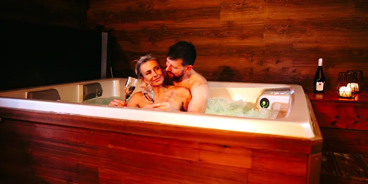 120 minut v privátním wellness pro dva: infrasauna, vířivka i lahev sektu