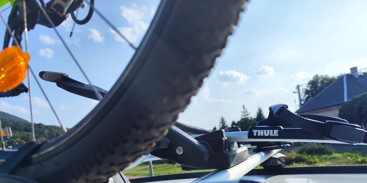 Půjčení nosiče kol Thule nebo rakve na auto na 4 až 7 dní