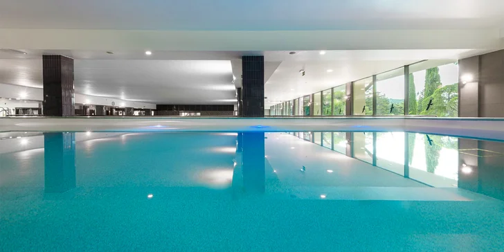 Dovolená ve Slovinsku v klidném pobřežním letovisku Strunjan, vč. polopenze a wellness, 300 m od pláže