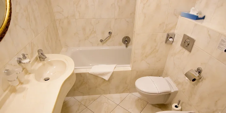 4* relaxace v Karlových Varech s polopenzí, wellness a procedurami