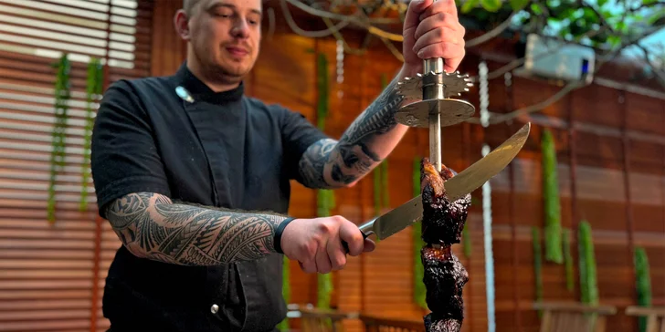 Jihoamerické Churrasco Rodízio připravené na ohni pro 2 osoby v restauraci La Casa Latina