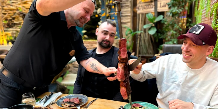 Jihoamerické Churrasco Rodízio připravené na ohni pro 2 osoby v restauraci La Casa Latina