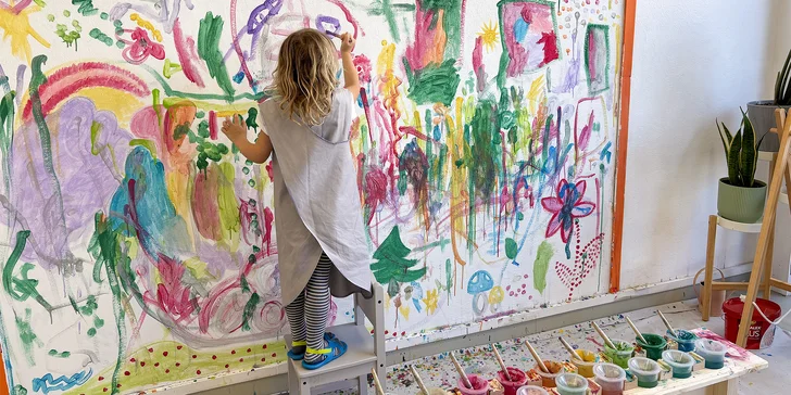 Vstup do dílny Playful Art Club pro děti: 2 hodiny svobodného tvoření a živelného hraní