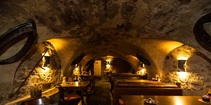 Pohádkový pobyt v Českém Krumlově: malebný penzion na náměstí, snídaně i 10% sleva do restaurace