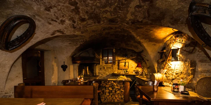Pohádkový pobyt v Českém Krumlově: malebný penzion na náměstí, snídaně i 10% sleva do restaurace