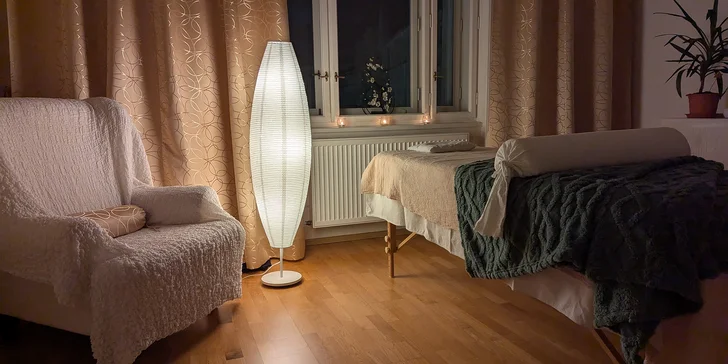 Reflexní masáž nohou či regenerační nebo psychosomatická masáž: 30–60 minut