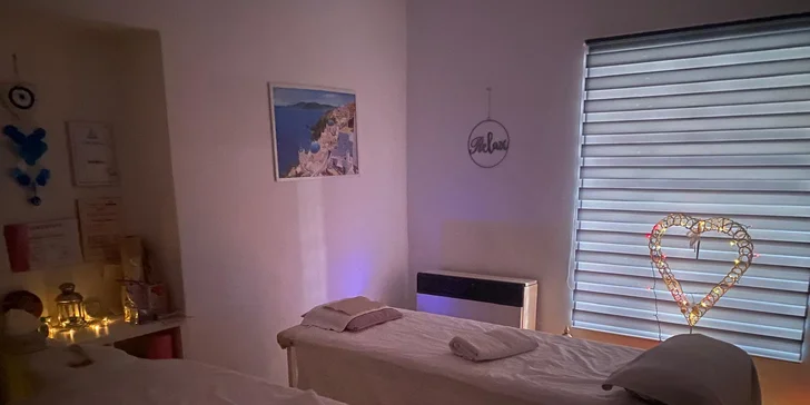 Relaxační masážní terapie pro ženy: masáž a zábal pro uvolnění svalů