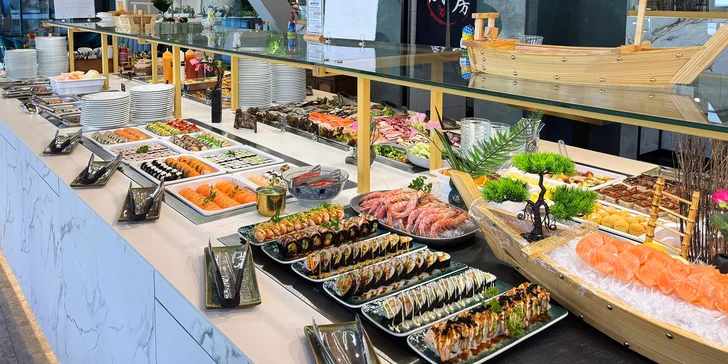 All you can eat sushi a grill v OC Quadrio pro 1 nebo 2 osoby: oběd i večeře, 1,5 hodiny konzumace
