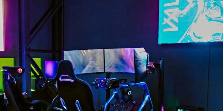 Užijte si 3, 5 nebo 7 hodin hraní či narozeninovou oslavu v gaming aréně, vč. pizzy a nápoje