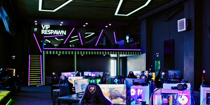Užijte si 3, 5 nebo 7 hodin hraní či narozeninovou oslavu v gaming aréně, vč. pizzy a nápoje