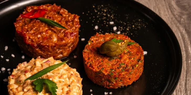Degustace tataráků v restauraci La Corrida: hovězí, ze sušených rajčat i romadurový