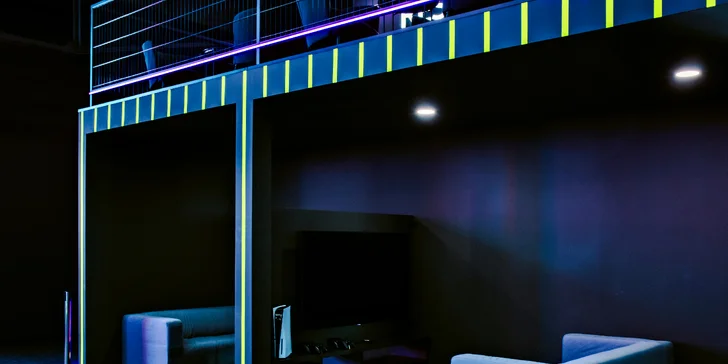 Užijte si 3, 5 nebo 7 hodin hraní či narozeninovou oslavu v gaming aréně, vč. pizzy a nápoje