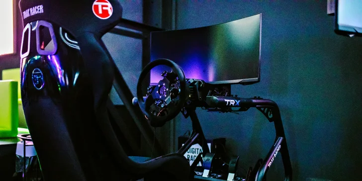 Užijte si 3, 5 nebo 7 hodin hraní či narozeninovou oslavu v gaming aréně, vč. pizzy a nápoje