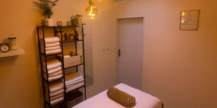 Regenerační, relaxační či sportovní masáž se zaměřením na hlavu, šíji i záda nebo nohy: 30-120 min.