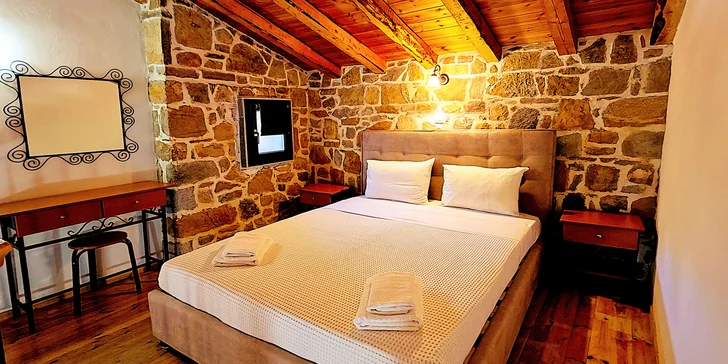 Pobytový zájezd na řecký ostrov Limnos: 3* apartmán s terasou, přímo u pláže Plati Beach, letenky v ceně
