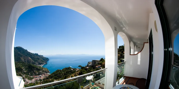 Pobyt na pobřeží Amalfi ve městečku Ravello: 4* hotel se snídaní a bazénem, 1,5 km od moře