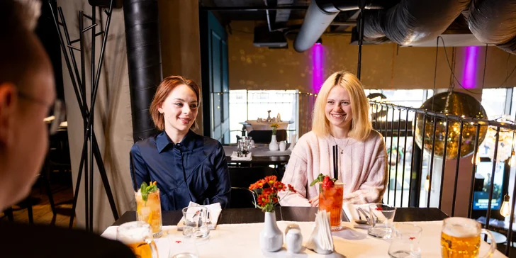 Oběd v restauraci Talíř: kulajda či vývar, svíčková nebo tarhoňové rizoto a pití