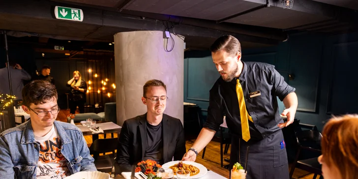 Oběd v restauraci Talíř: kulajda či vývar, svíčková nebo tarhoňové rizoto a pití