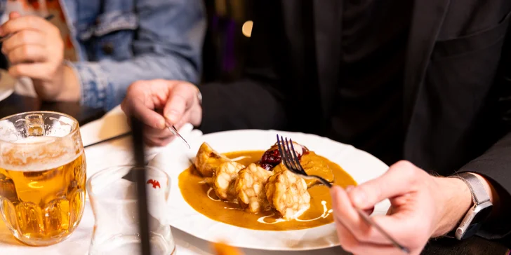 Oběd v restauraci Talíř: kulajda či vývar, svíčková nebo tarhoňové rizoto a pití