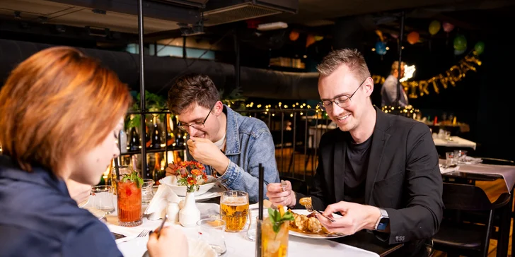 Oběd v restauraci Talíř: kulajda či vývar, svíčková nebo tarhoňové rizoto a pití