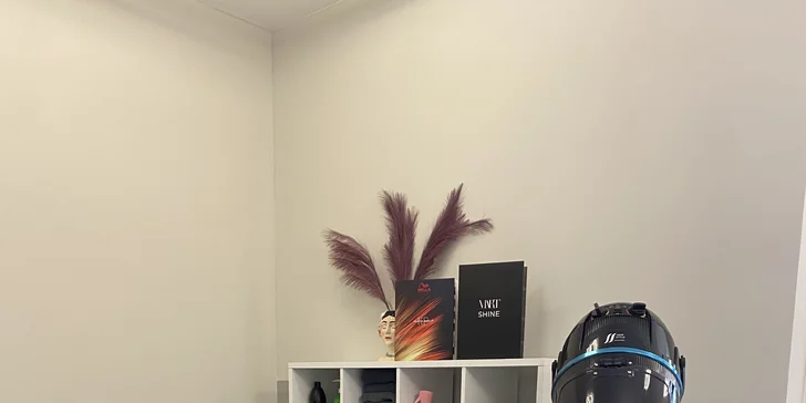 Dámský střih pro všechny délky vlasů vč. stylingu i s maskou pro hloubkovou rekonstrukci vlasů