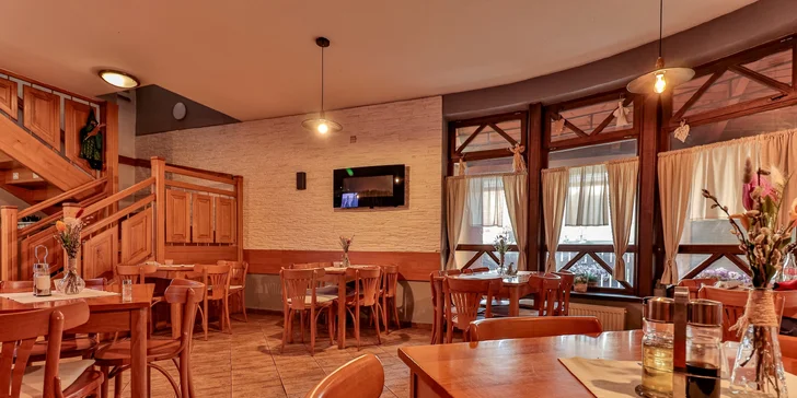 Burger z trhaného masa nebo cheese burger s hranolkami a tatarkou pro 1 i 2 osoby
