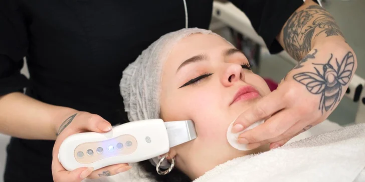 Kosmetické ošetření: čištění, LED terapie, masáž, lash lifting i laminace obočí