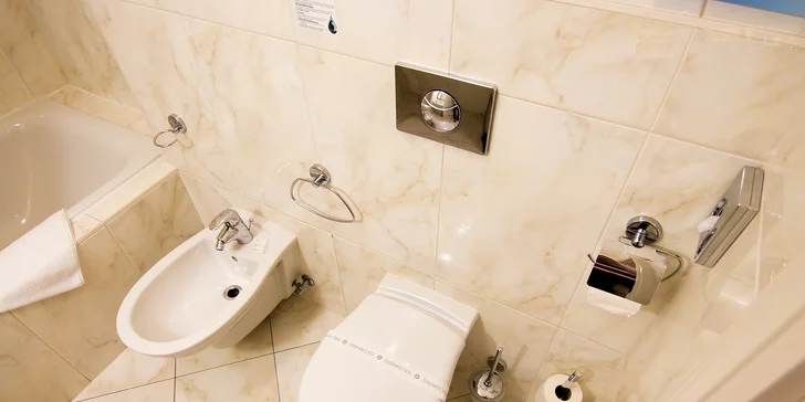 4* relaxace v Karlových Varech s polopenzí, wellness a procedurami